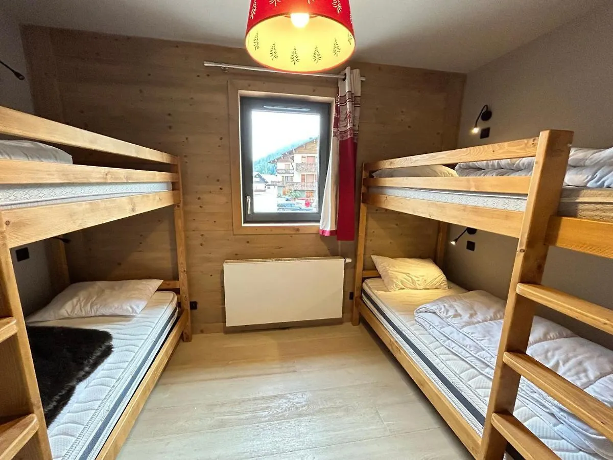 Appartement Neuf Aux Gets, Au Pied Des Pistes Et Du Centre, Avec Terrasse Et Services Inclus - Fr-1-623-50 Les Gets